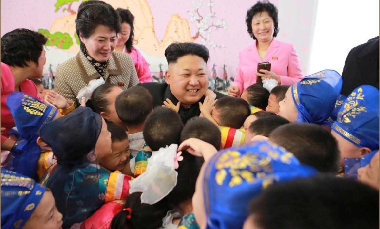 Kim Jong Un besucht das Pyongyanger Kleinstkinderheim und das Pyongyanger Kleinkinderheim und beglückwünscht die Heimkinder zum neuen Jahr. Januar 2015