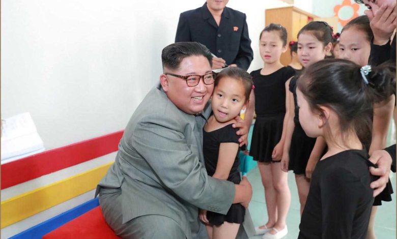 Kim Jong Un beim Besuch des Schülerpalastes „1000 Ri langer Weg zum Lernen“, Juni 2019